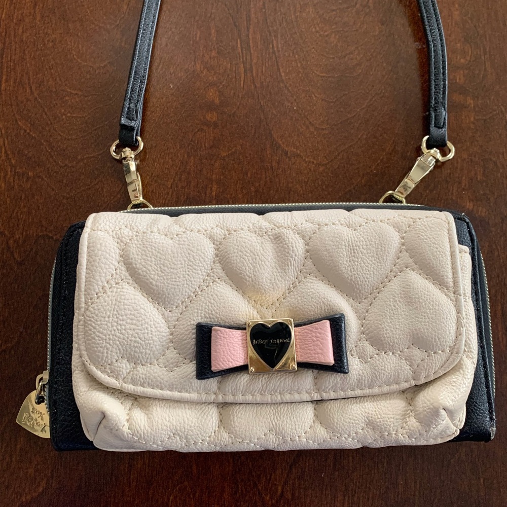 Betsey Johnson cross body bow bag